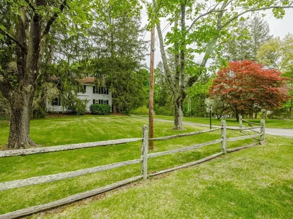 83 N Worcester St, Norton, MA 02766