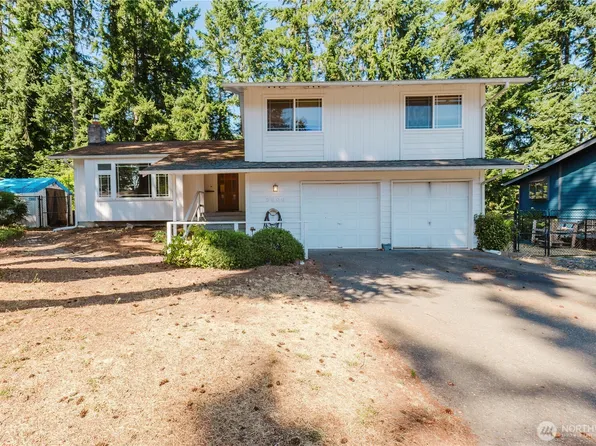 2806 NE Fernwood Court, Bremerton, WA 98310