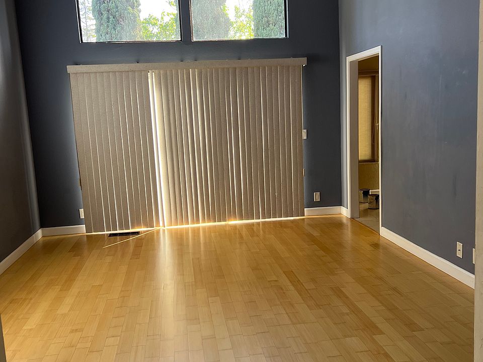 1st image of 757 Swanswood Ct