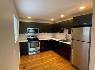 420 SW 154th St #410, Seattle, WA 98166