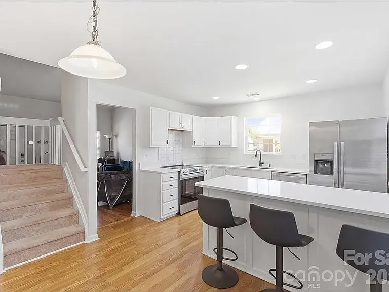 6475 Saint Bernard Way — Photo 4