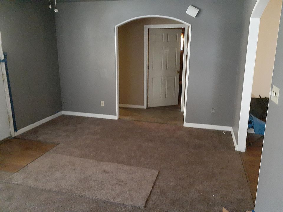 2nd image of 2263 S Holly Ave