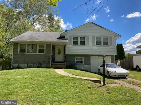 228 Magnolia Ln, Delanco, NJ 08075