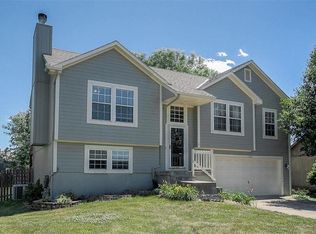 451 W Skylark St, Gardner, KS 66030