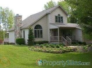 11490 Dunham Rd, Hartland, MI 48353