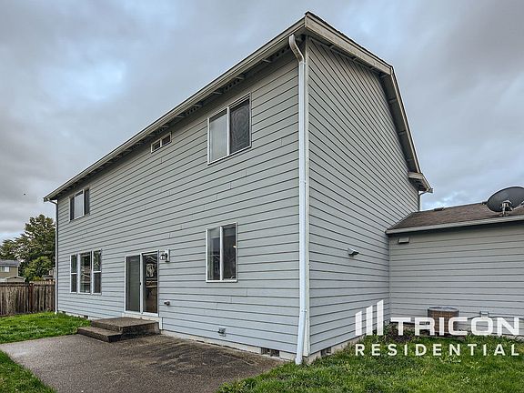 3rd image of 15828 92nd Avenue Ct E