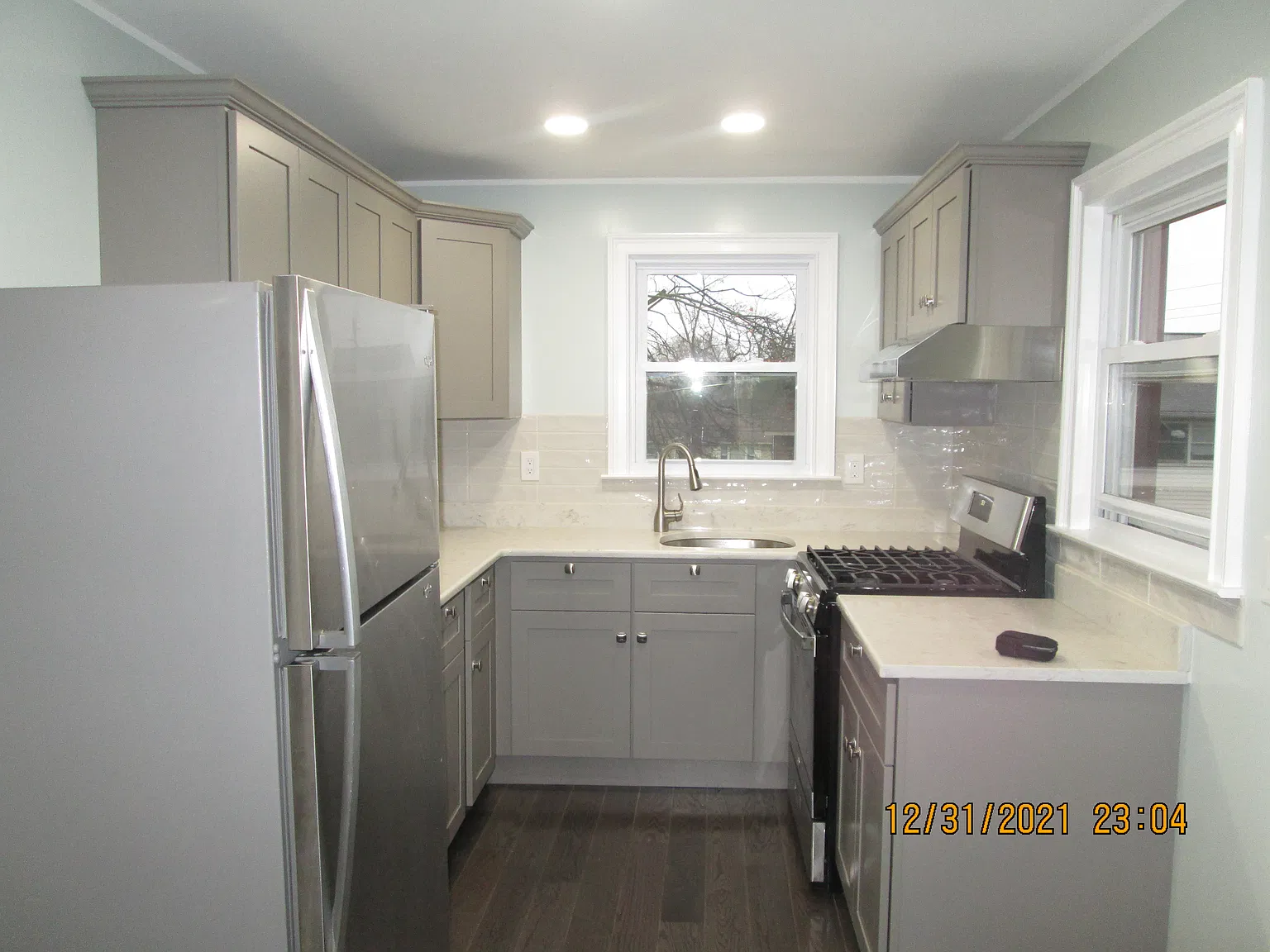 3 bed, 1058 sqft, $3,000 — Photo 4