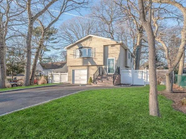 245 Pawnee Street, Ronkonkoma, NY 11779