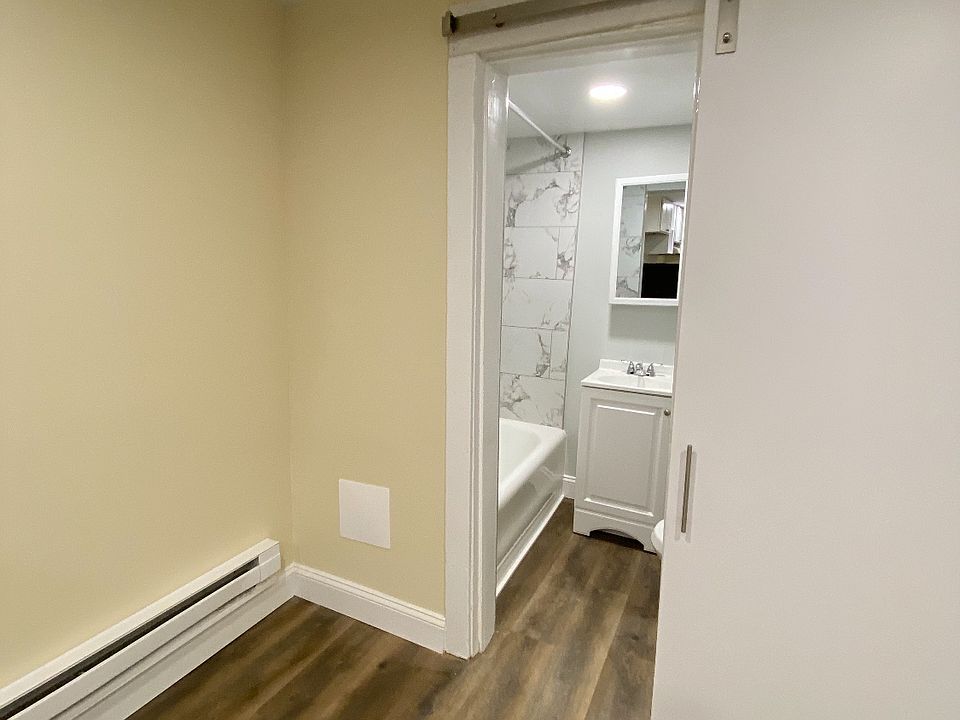 2nd image of 316 S 15th St APT 1