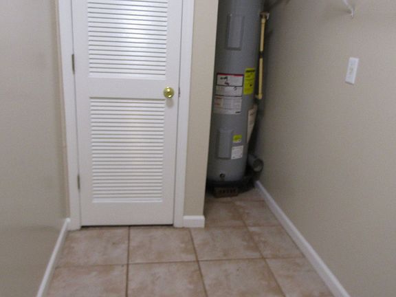 4th image of 117 Chandler Dr