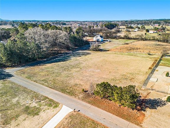 5th image of 27 Ravenfield Rd #17