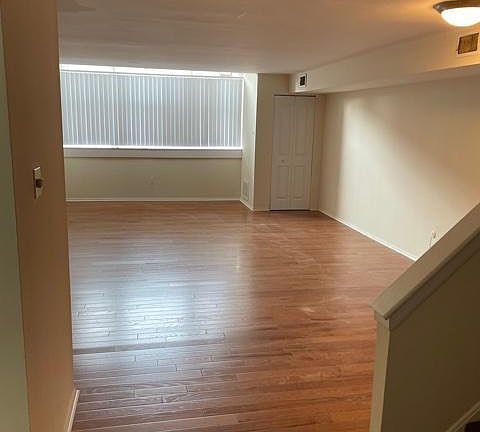 4th image of 1118 Lombard St #13