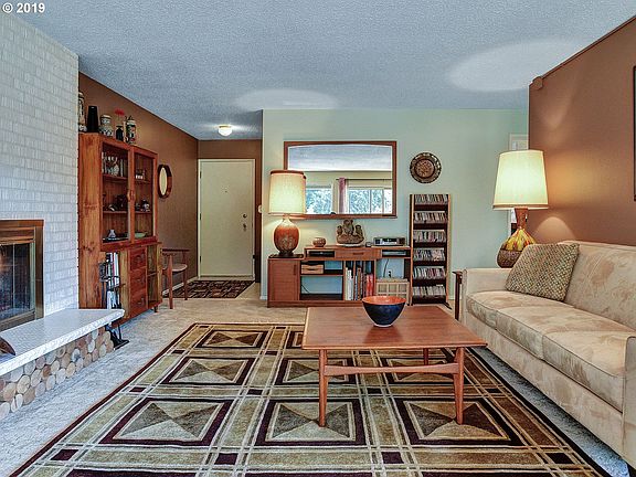 4th image of 1400 SE Lava Dr APT 21