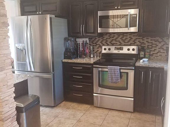 5th image of 600 Sheffield Ct Unit 38