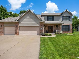 11 Lahood Ln, Washington, IL 61571