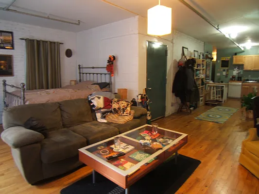 Rented by Joel Weisz, LREB | media 6