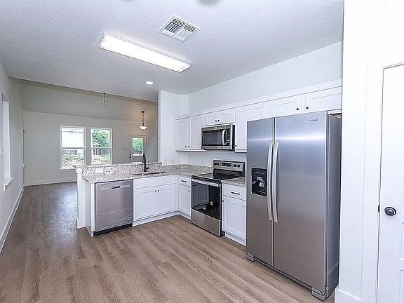 5th image of 510 Mueller St #22