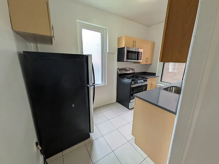 3215 93rd St #B9 — Photo 4