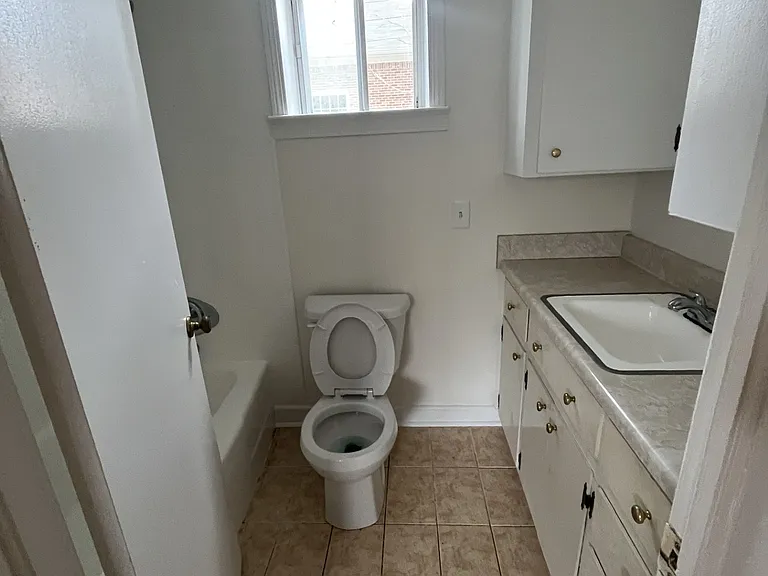 513A S Cummings St — Photo 8
