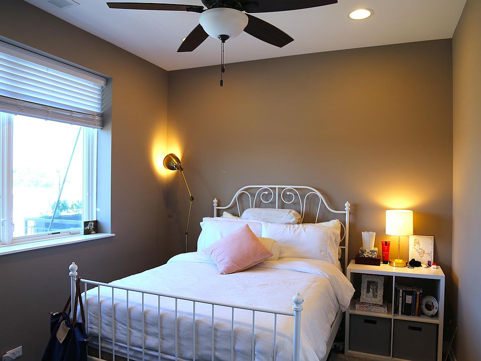 Guest bedroom