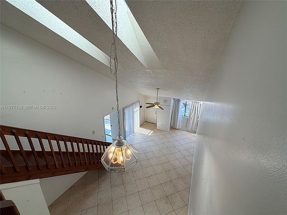 4th image of 1818 Racquet Ct