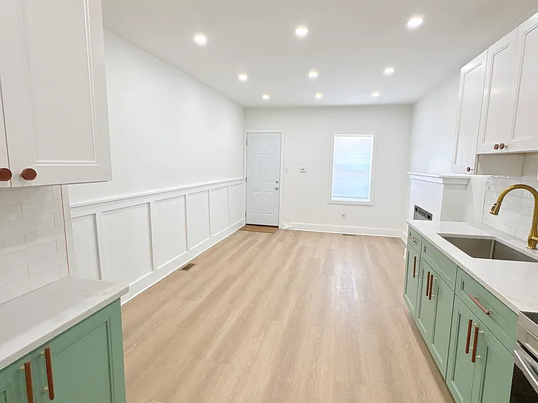 2619 Titan St — Photo 5