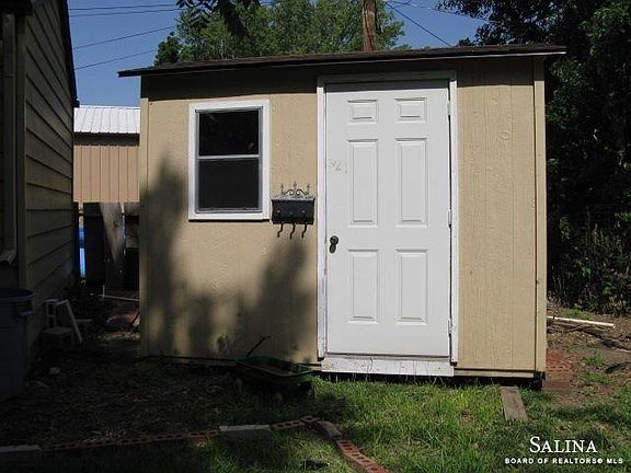 5th image of 320 W Jewell Ave