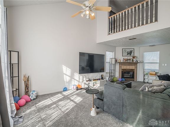 5th image of 918 Sunset Dr