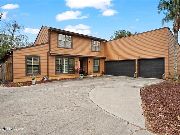 4th image of 4053 GREENWILLOW LANE W. Lane W