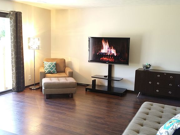 4th image of 3027 W Capital Ave Suite 22
