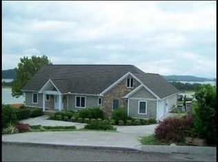 432 Riverbend Dr, Dandridge, TN 37725