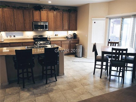 3rd image of 1208 E Hammer Ln