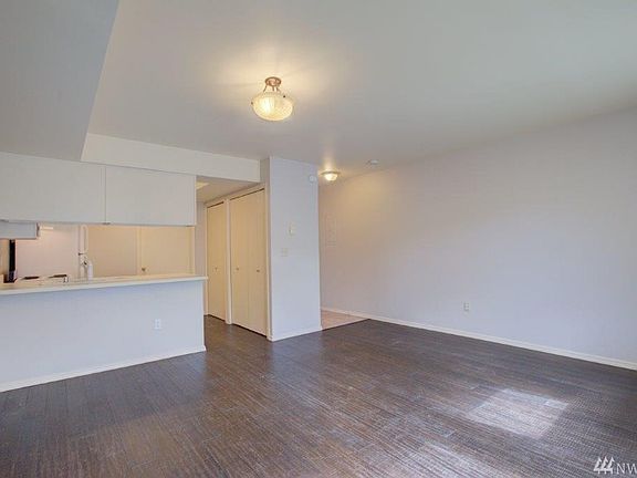 4th image of 11532 15th Ave NE APT 205
