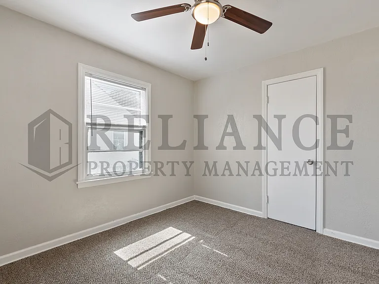 1562 Floberta St — Photo 16
