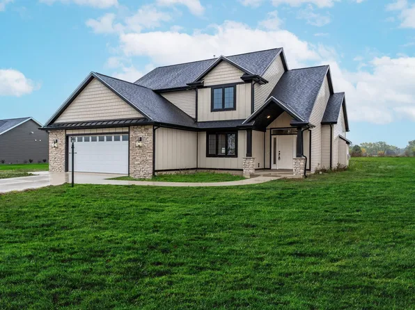 13456 Marjorie Dr, Grabill, IN 46741