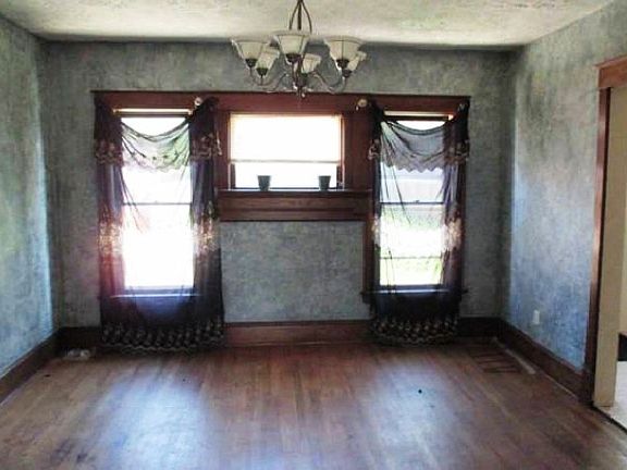 4th image of 1319 W 10th St