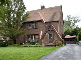 3329 Avalon Rd, Shaker Heights, OH 44120