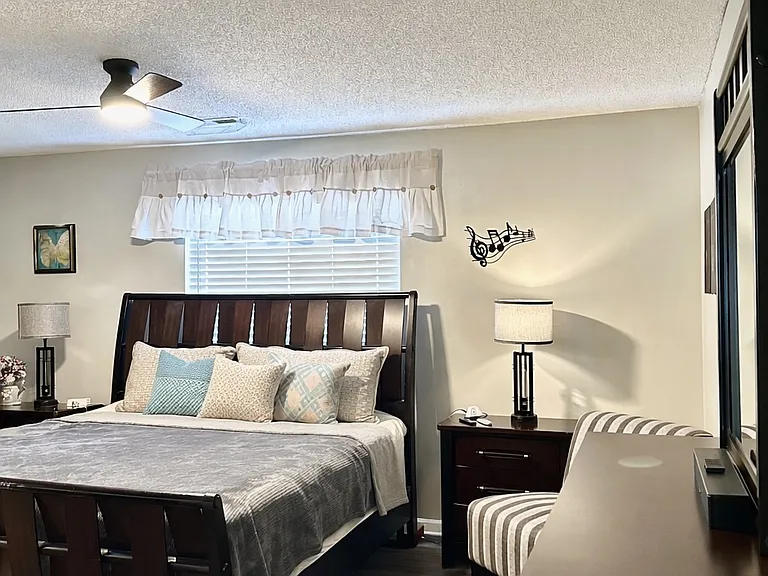 5 Hayfield Ln — Photo 15