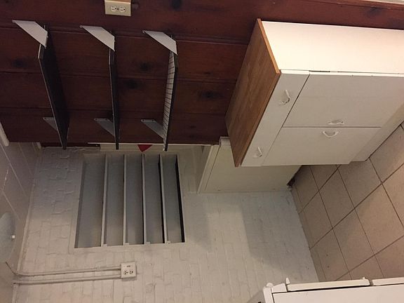 4th image of 115 E 4th St APT E