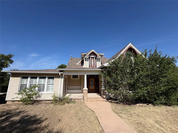 301 Petit Ave, Throckmorton, TX 76483