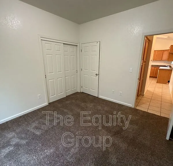 1319 S Crowe St #D — Photo 8
