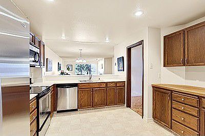 Large and open kitchen-ample storage.