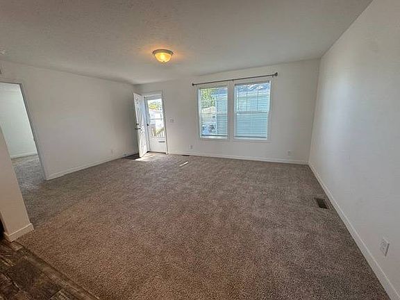 5th image of 252-1199 E Santa Fe St #252