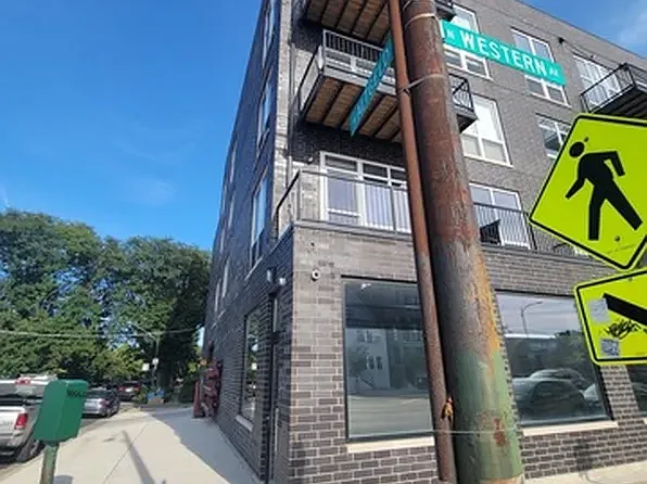 823 W Montrose Ave #1 — Photo 25