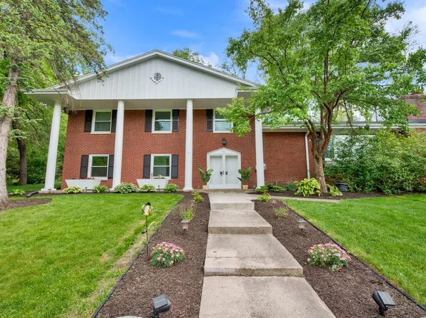 1435 Victoria CIRCLE N N, Elm Grove, WI 53122