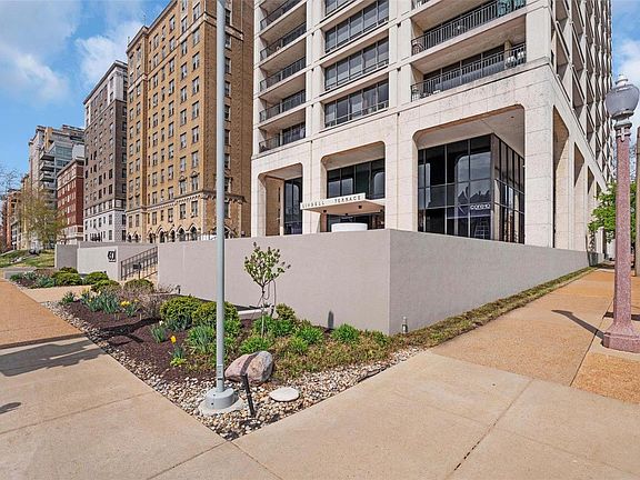 3rd image of 4501 Lindell Blvd APT 6F