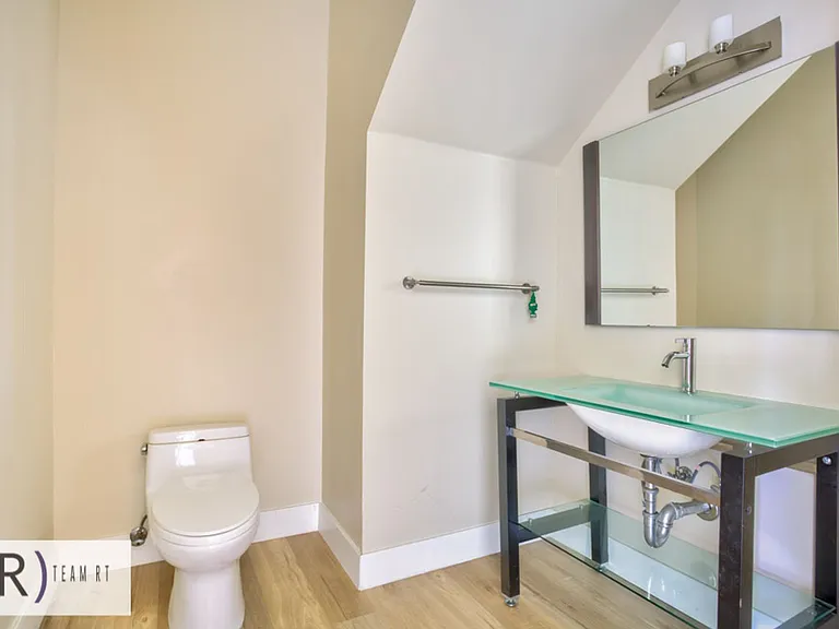 1737 Colby Ave #201 — Photo 11