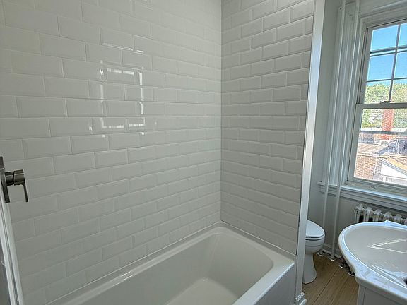 3rd image of 2607 Edgmont Ave