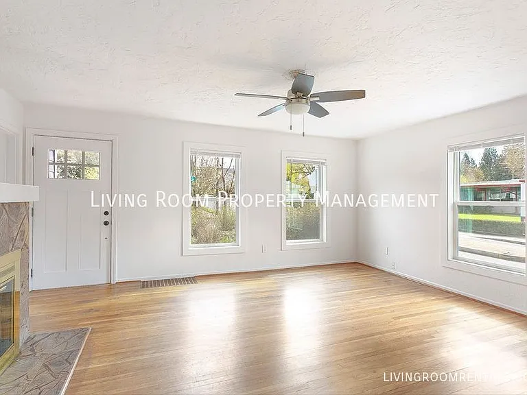 4451 SE 29th Ave — Photo 3