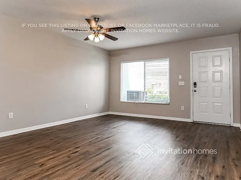 2125 Fluorshire Dr — Photo 2
